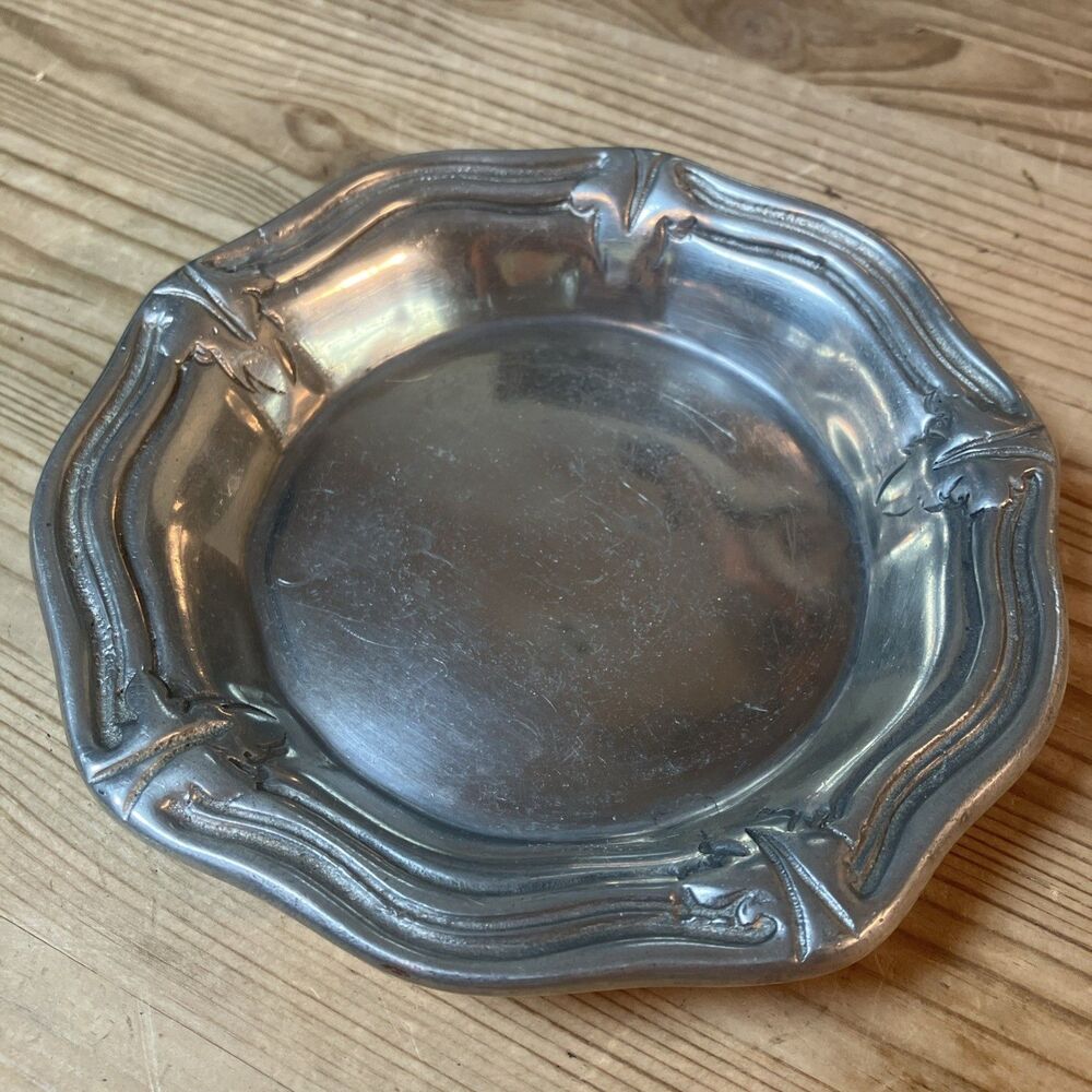 Vintage Santiago Estanho 97% Puro Estanhd Tin Plate Trinket Key Dish Portugal 6”